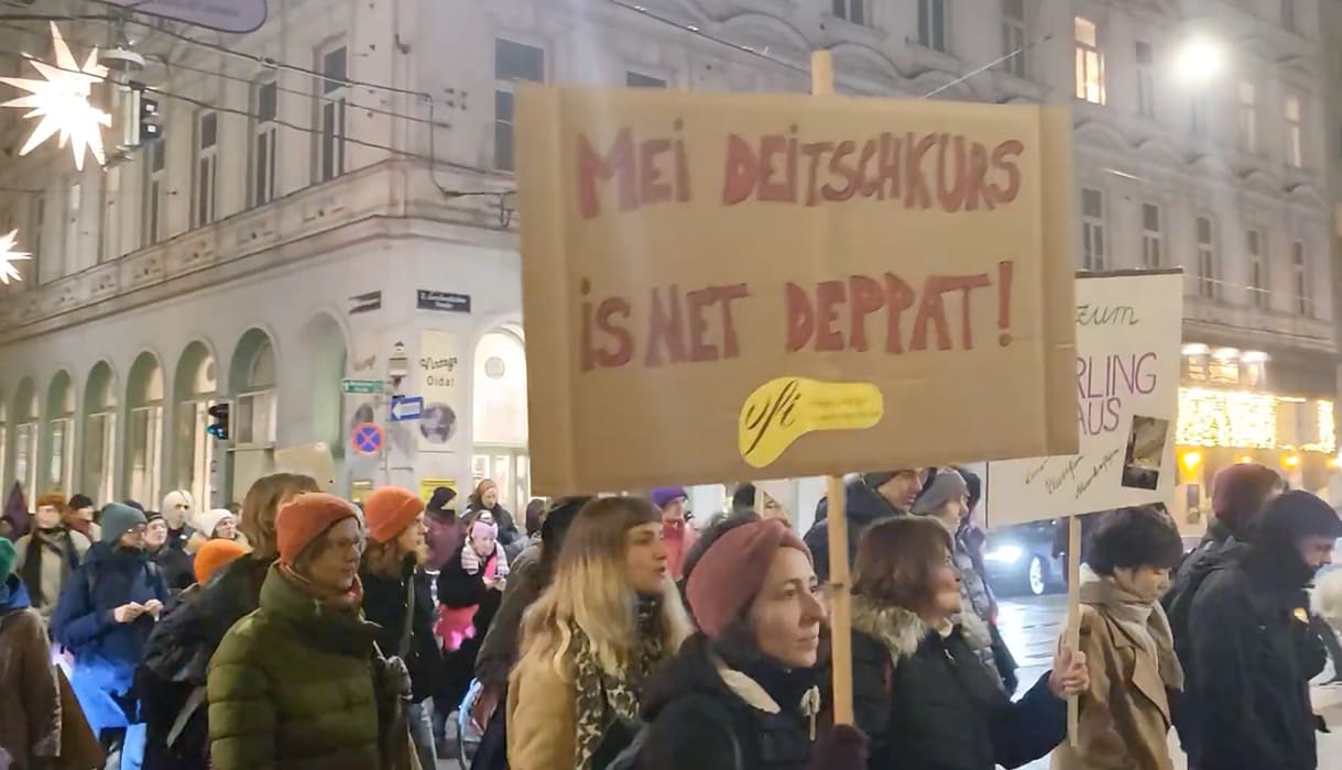 Screenshot aus einem Video über die Demo für den Erhalt des Amerlinghauses