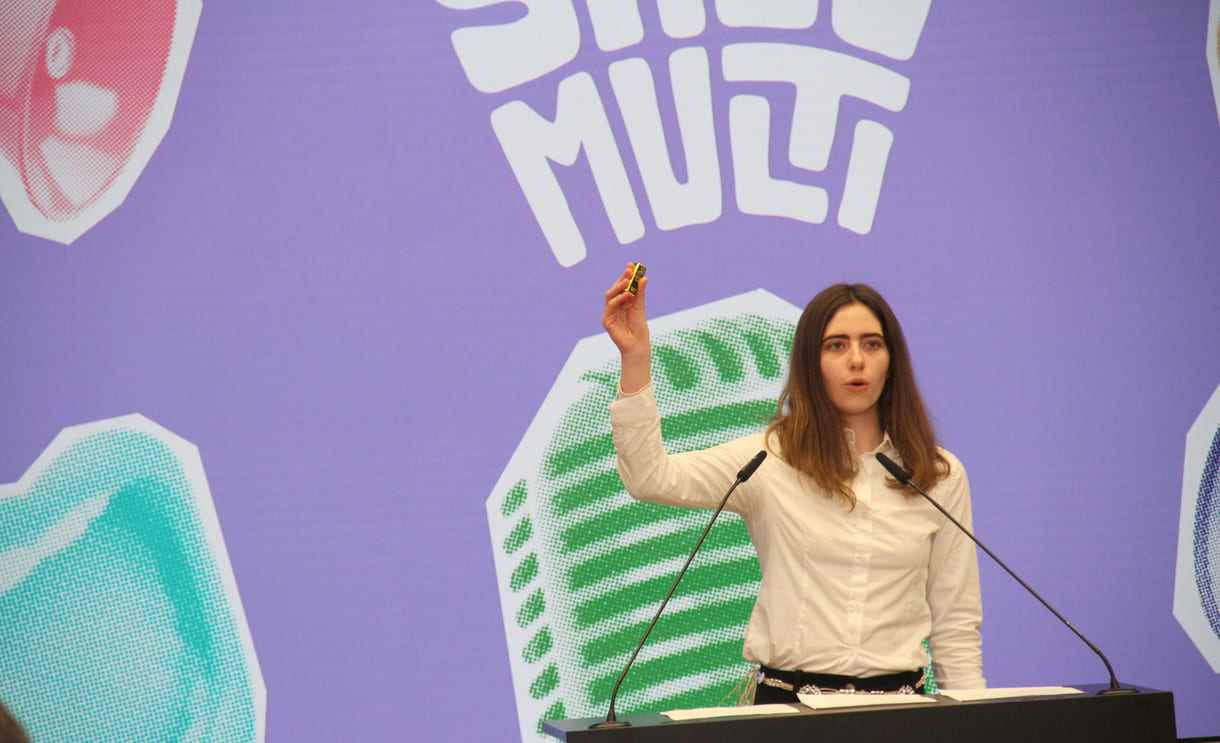 Amira Zaina Celina Talab (RG/ WRG Feldgasse) nahme Englisch als Erstsprache um sie mit Deutsch zu kombinieren