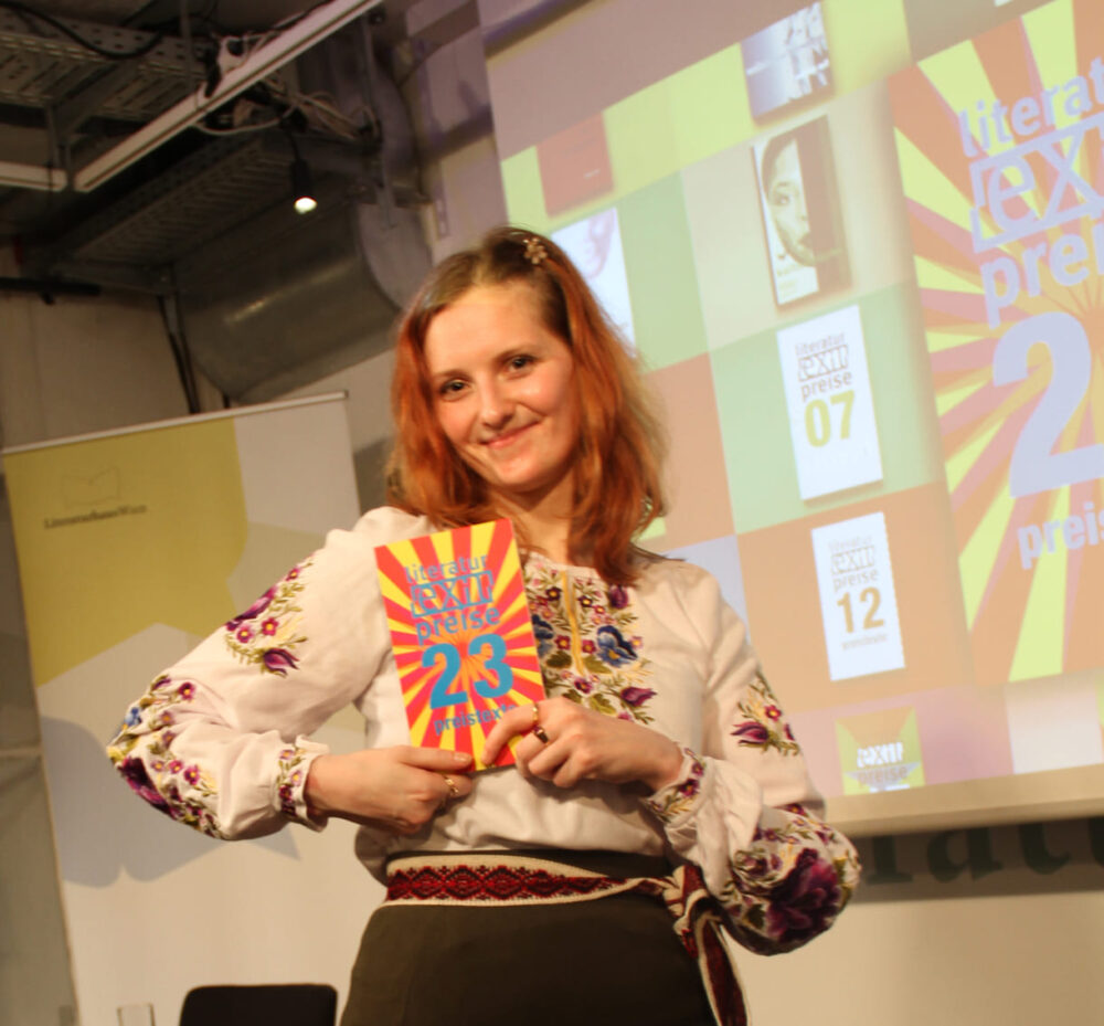 Gewinnerin Anastasiya Savran mit dem Preistexte-Buch