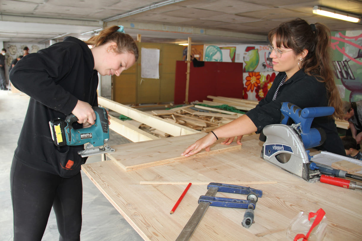 Holz-Arbeiten in der Werkstatt