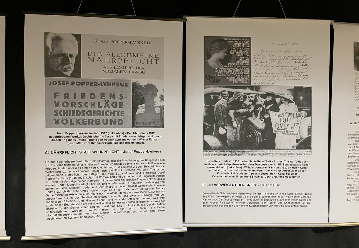 Thematische Text- und Foto-Plakate gegen Krieg - rechercheirt und gestaltet vom 