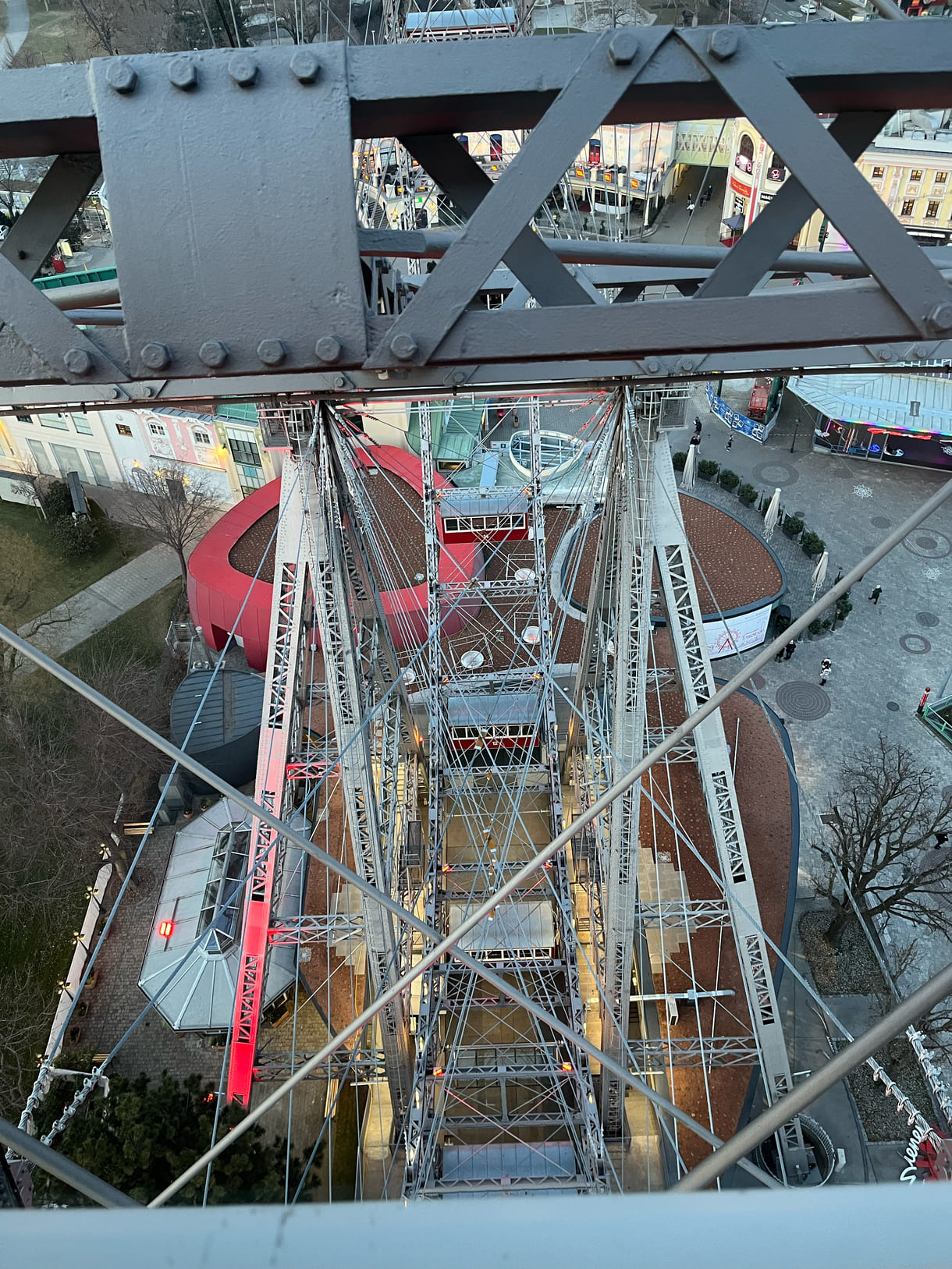 Ausblick auf den inneren Kreis des Riesenrads