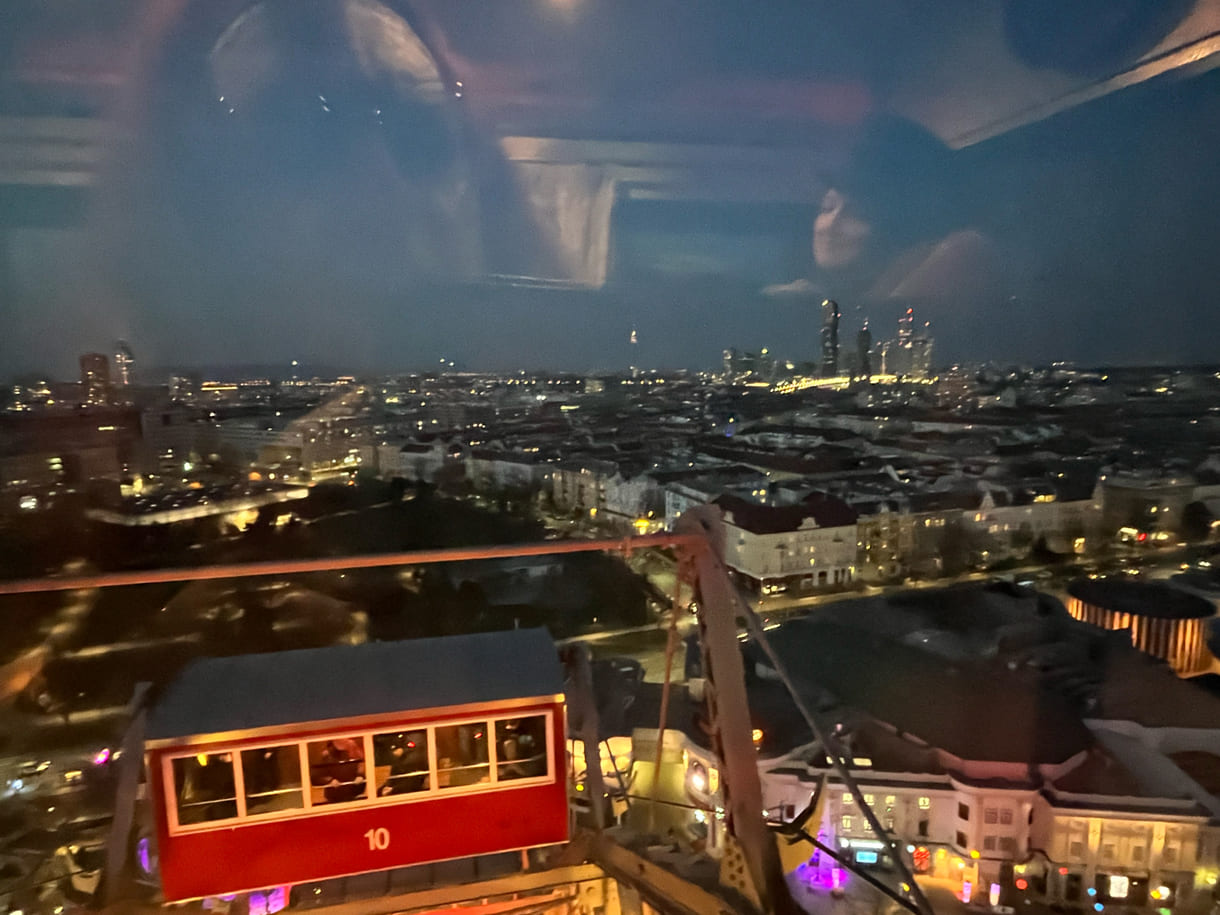 Aussicht aus einem der Waggons auf die Stadt