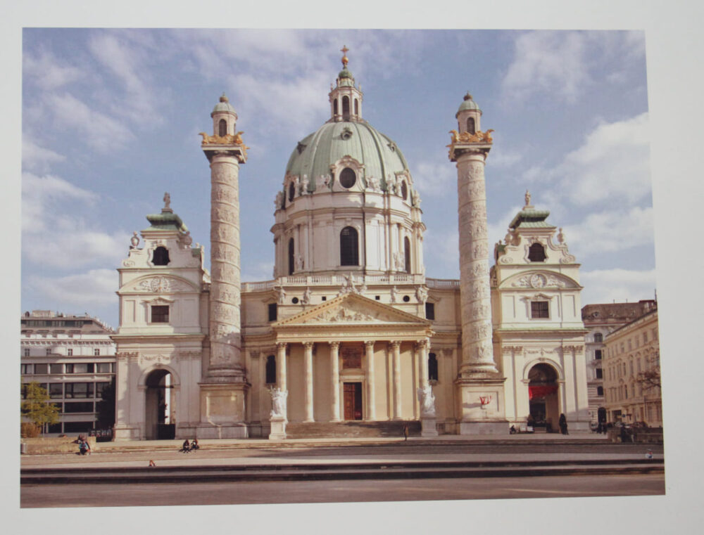Aus der Aussstellung der Studierenden: Hier über die Karlskirche in Wien