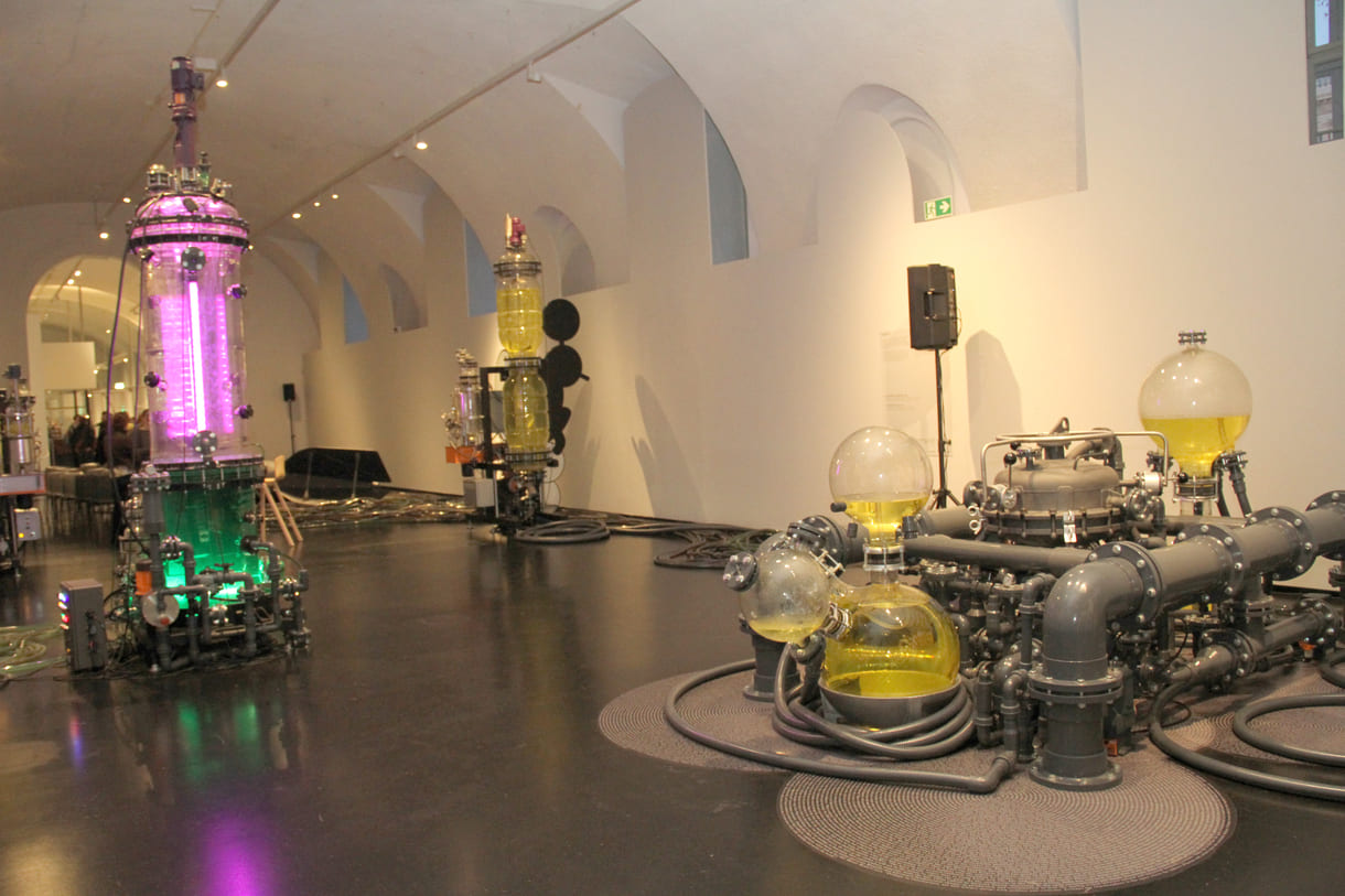 Blick in die größere der Ausstellungshallen im 