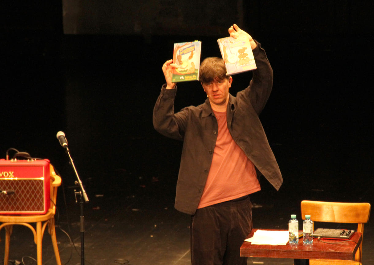 Autor und die beiden bereits gedruckten Bücher