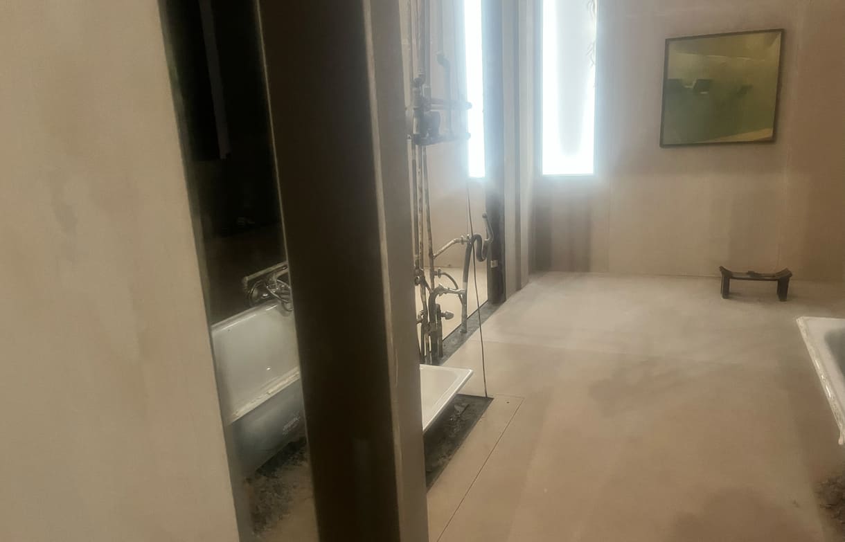 installation Badezimmer in der Ausstellung 