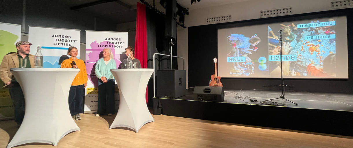 Laura-Lee Jacobi prsäentierte zwei Kleinstkinder-Stücke von Theater.Nuu