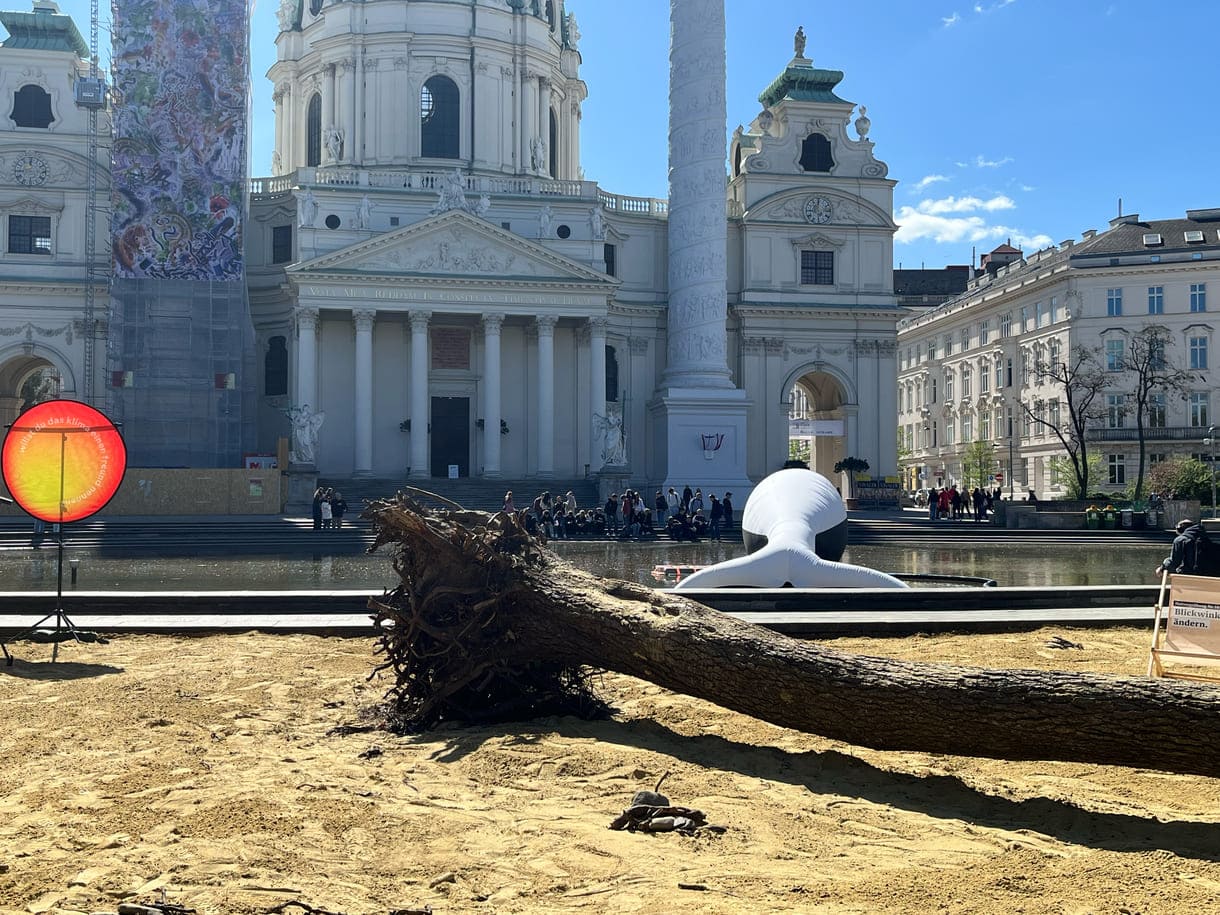 Kaorle am Karlsplatz von der Künstlerin Margot Pilz
