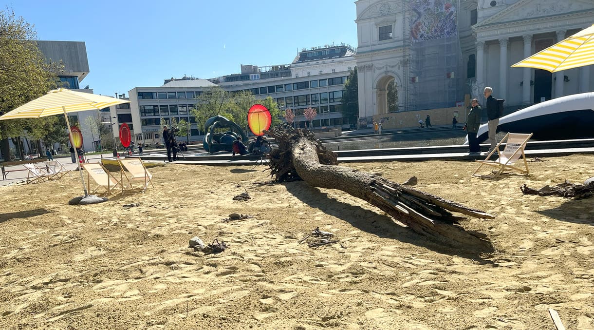 Kaorle am Karlsplatz von der Künstlerin Margot Pilz
