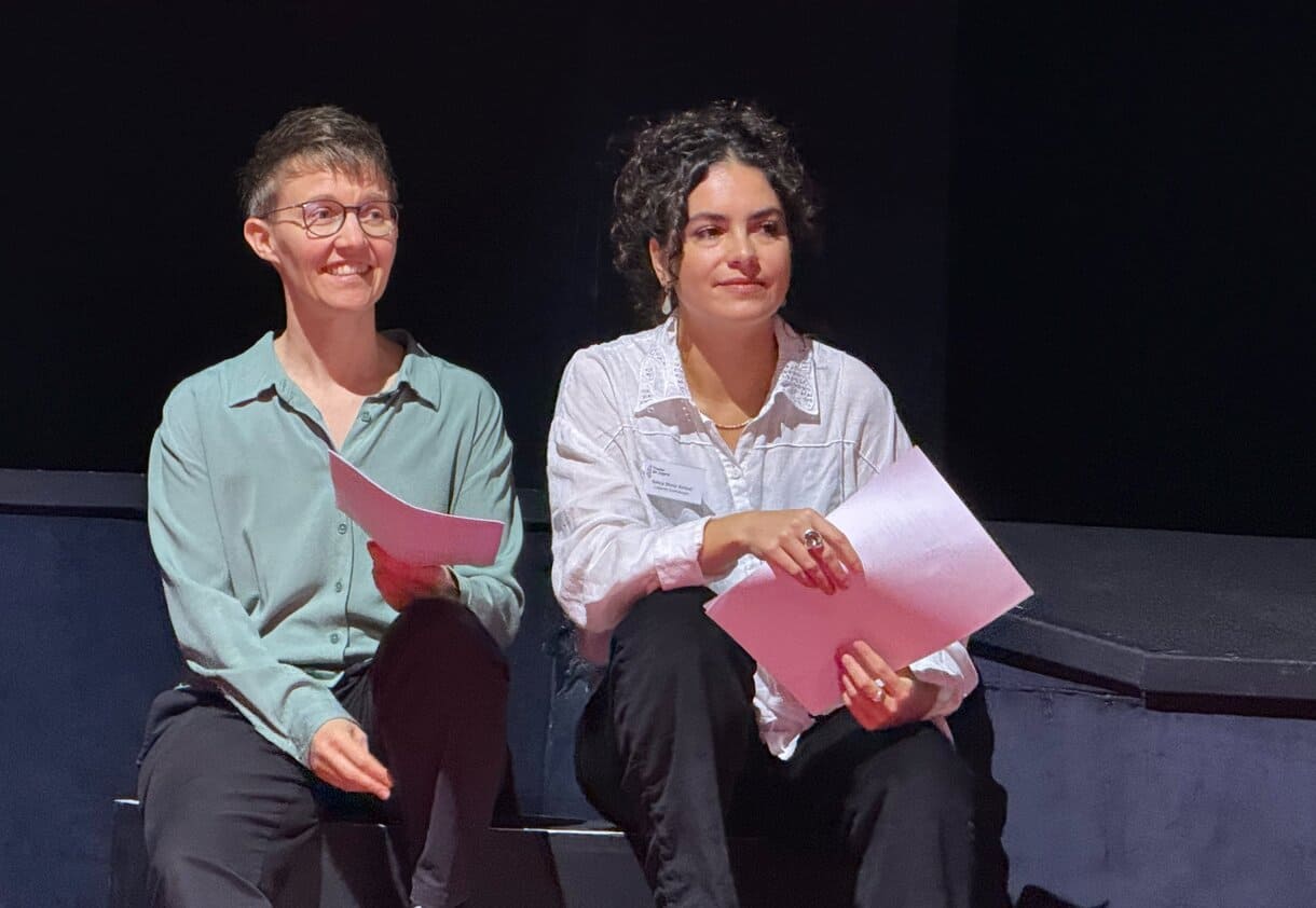 Bérénice Hebenstreit und Selina Shirin Stritzel (Dramaturgin)