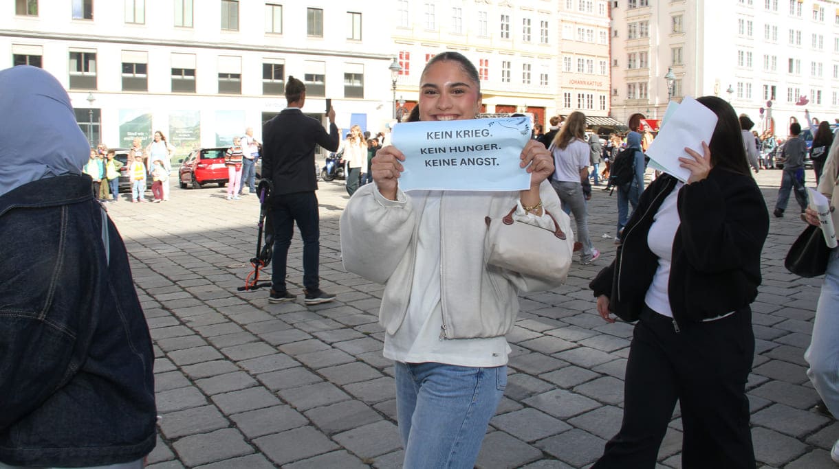 Jugendliche aus der Berufsschule PKA - Pharmazeutisch-kaufmännicher Assistenz