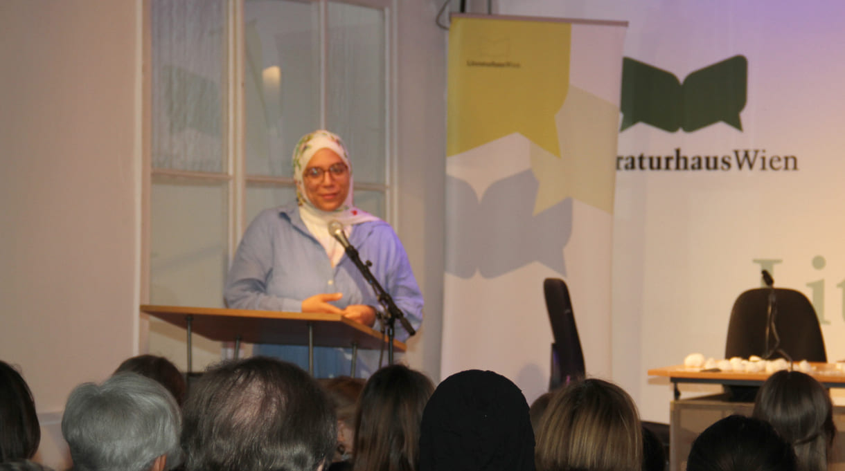 Arwa Elabd, Gründerin der BiblioBox, nun eine Buchhandlungin Wien-Ottakring (16. Bezirk) über Repräsentation in (Kinder- und Jugend-)Literatur