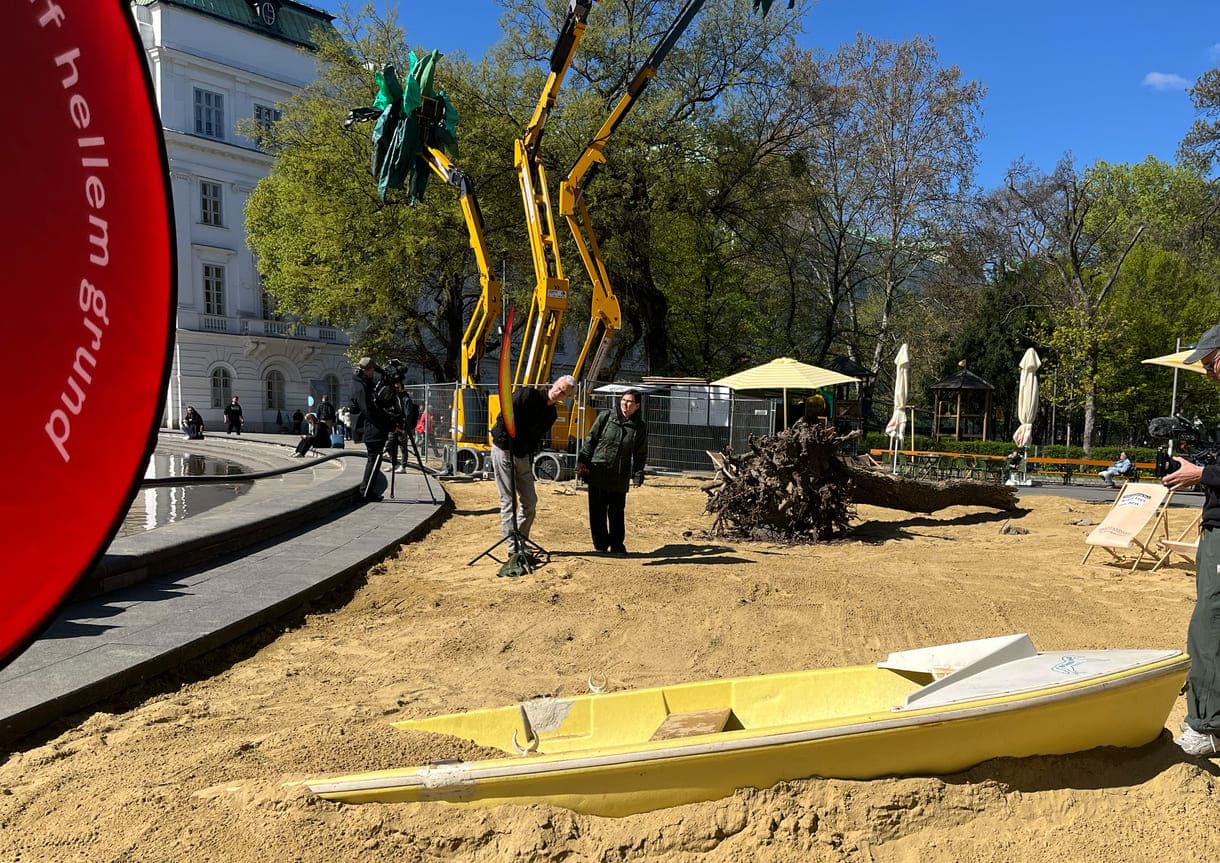 Kaorle am Karlsplatz von der Künstlerin Margot Pilz