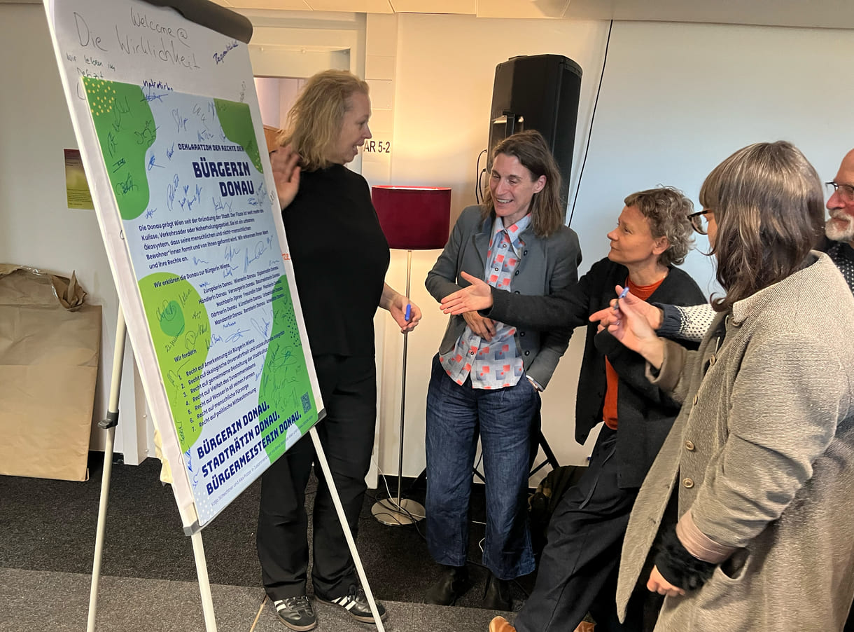 Unterschriften auf der Deklaration für die Rechte der Donau