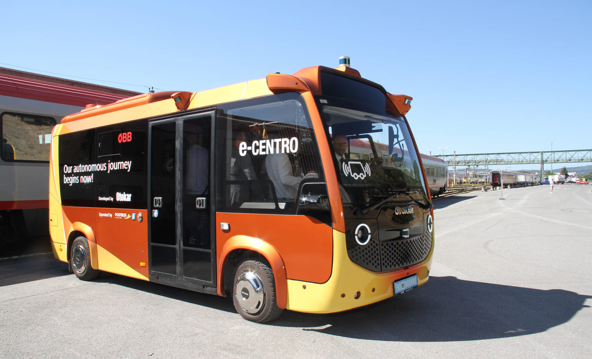 Der Bus fährt los