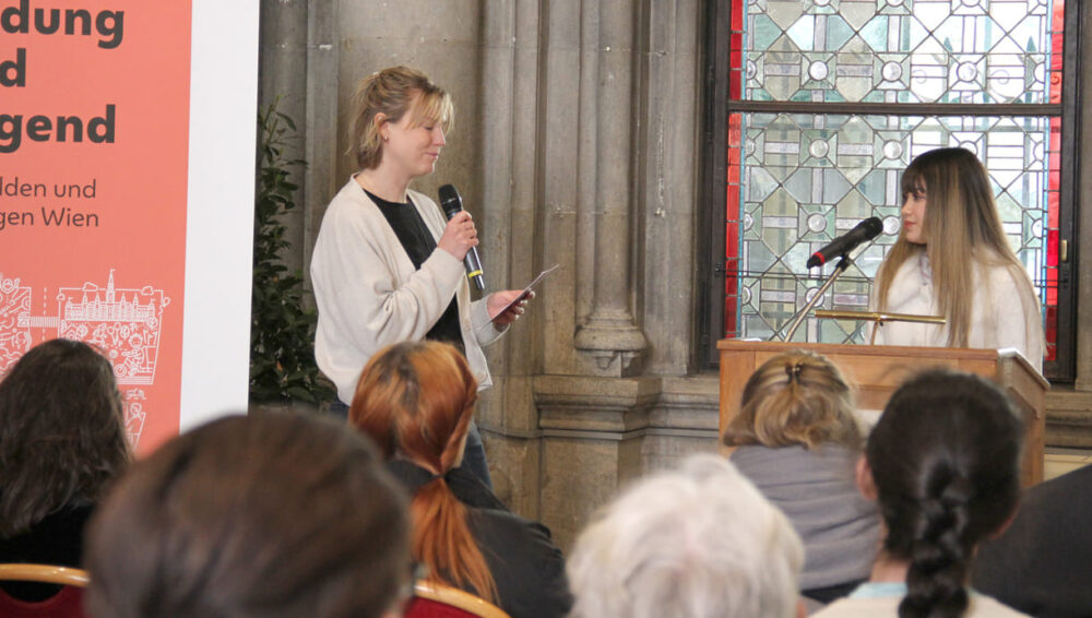 Chelsey Pils aus der FachMittelSchule Wien West am Wort mit ihrer Rede: „Wie ich wieder die Freude am Leben gefunden habe“