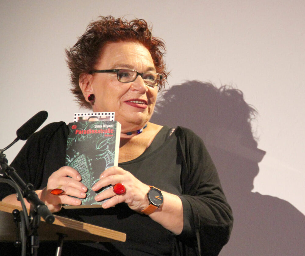 Christa Stippinger, Gründerin und Leiterin der edition exil
