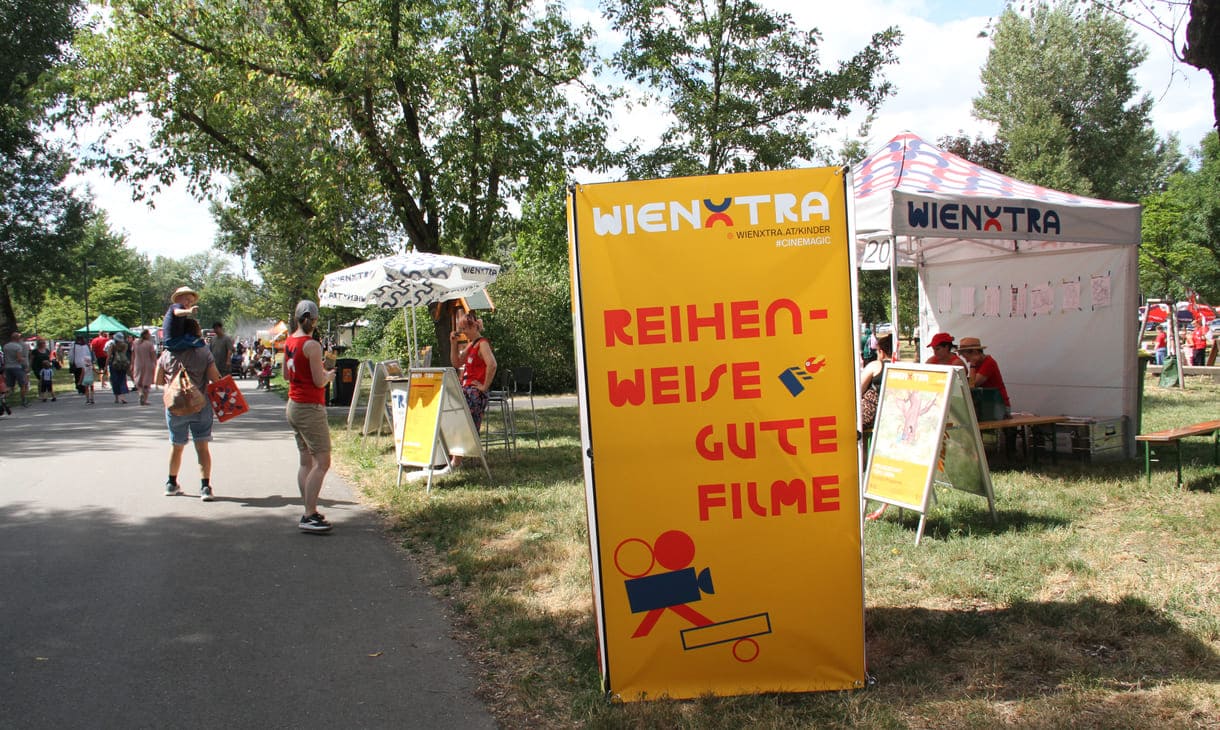 Grüffelo-Zeichnen beim Stand des Cinemagics