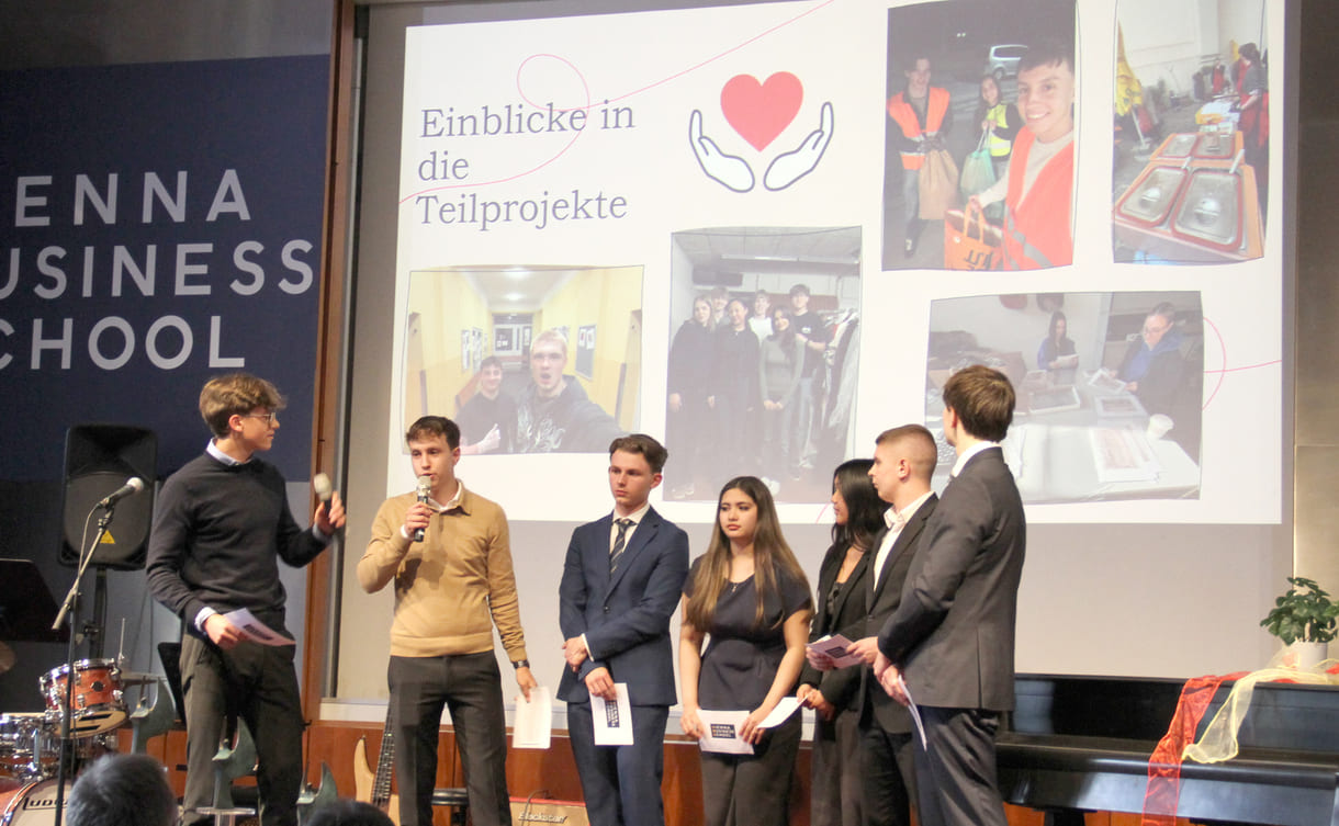 Nicht ein größeres, sondern 14 kleinere, selbstständige Mitfühl-Projekte präsentieren diese Jugendlichen