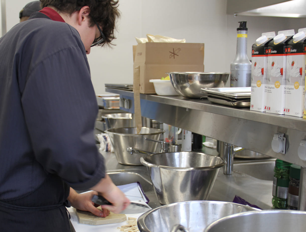 Rasantes Schneiden mit Scharfen Messern