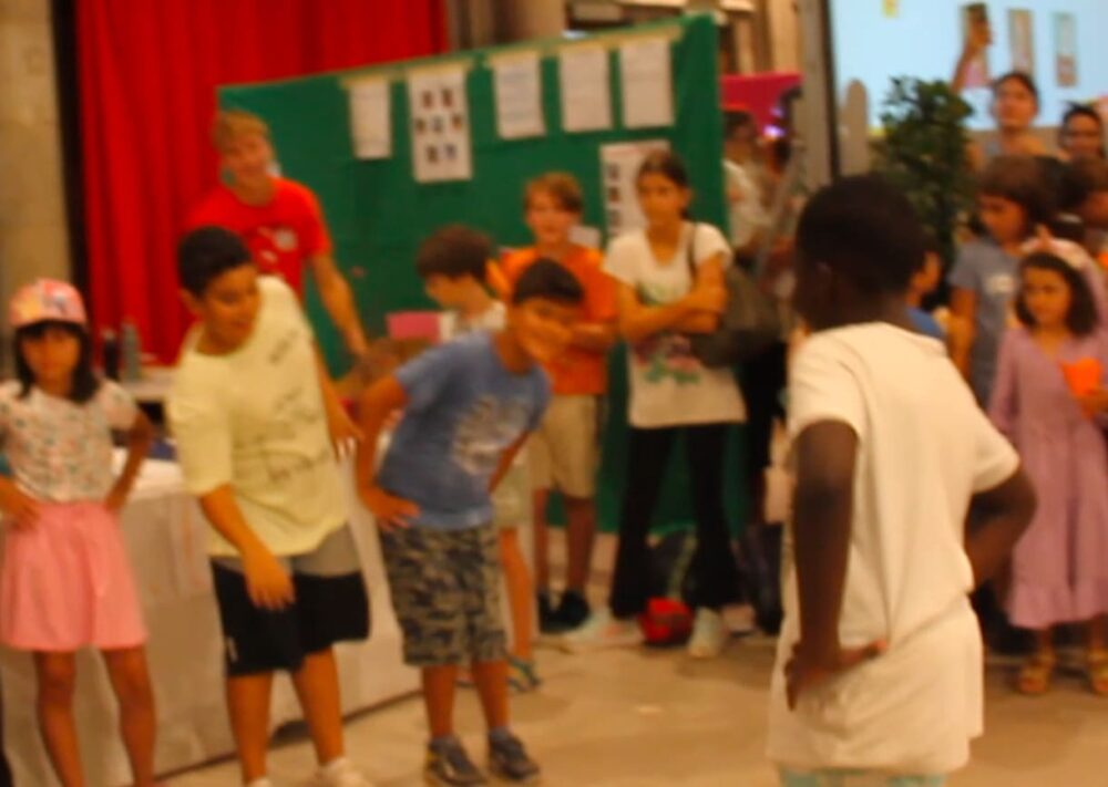 Dance-Battle vor dem Kinderstadtradio