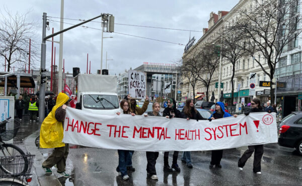 Kundgebung und Demonstration der Initiative "Change for the Youth" (Veränderungen für die Jugend