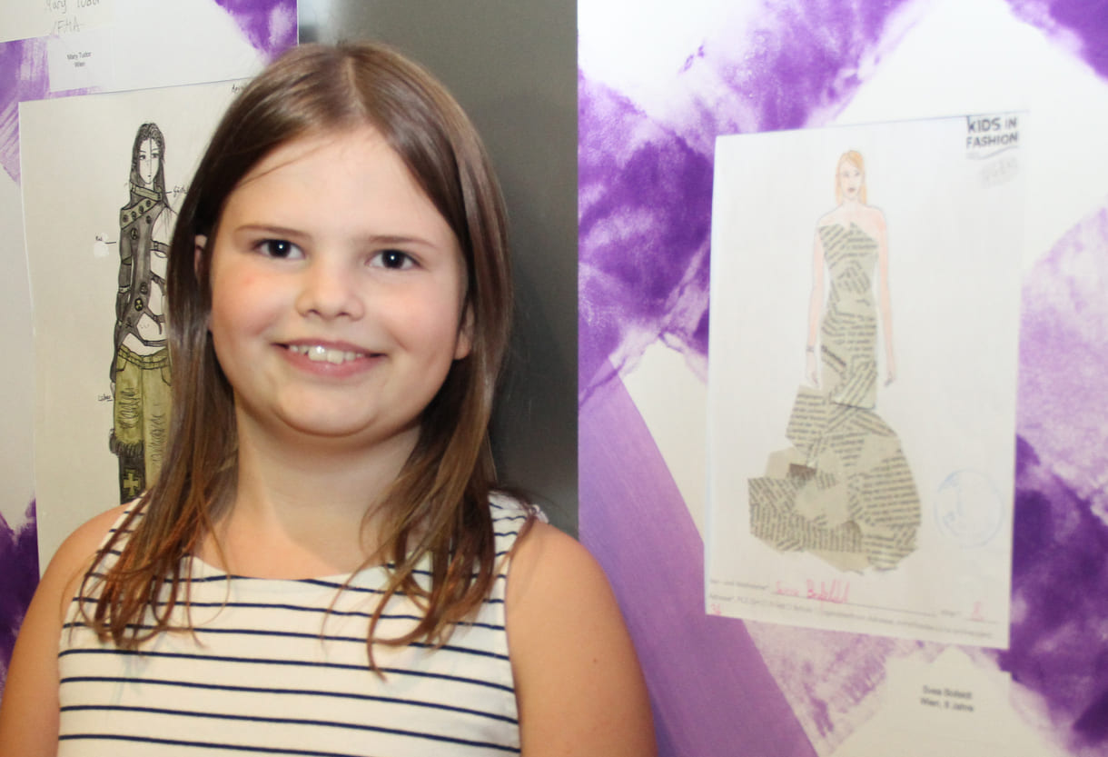 Svea Bofeldt wollte schon lange mit Zeitungen ein Kleid gestalten