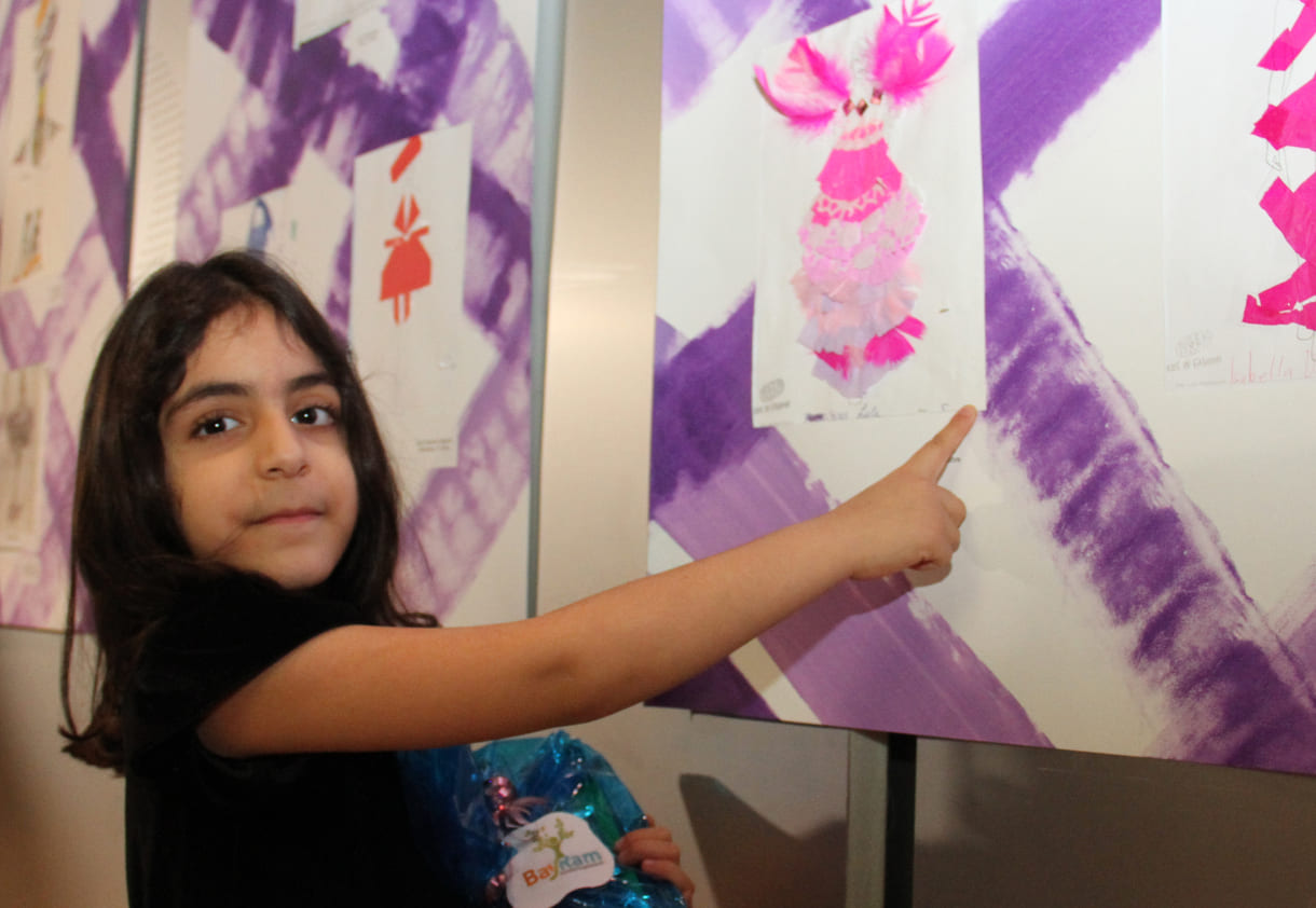 Sara Lale präsentiert ihren Entwurf