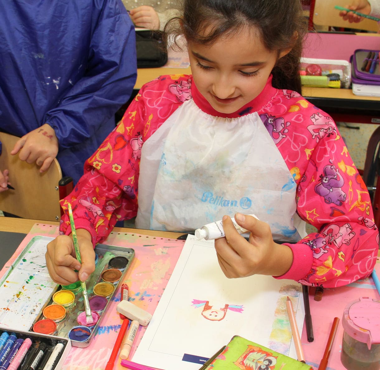 Volksschulkinder malen ihren jeweils größten Traum - und das für einen guten Zweck