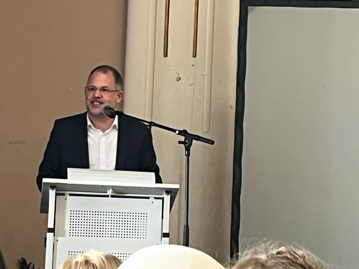 Schuldirektor Árpád Krämer