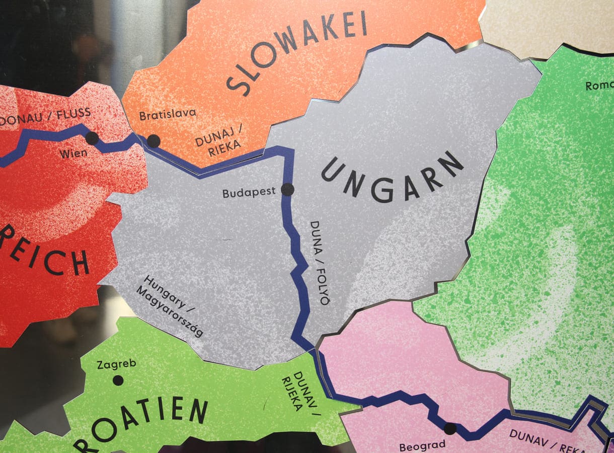 Donau in den verschiedenen Sprachen der Länder durch sie fließt