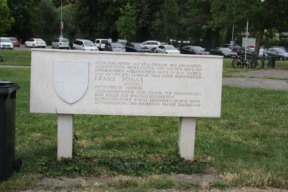 Tafel zum Donaupark und seiner Entstehung