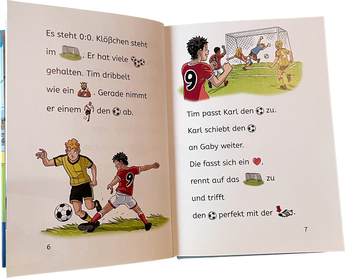 Doppelseite aus "Tatort Fußballplatz" aus der Reihe TKKG junior, Erstes Lesen