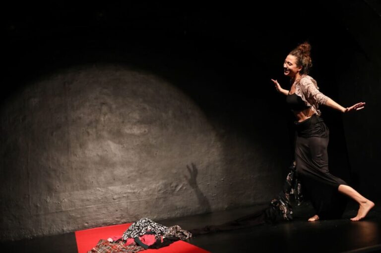 Melike Yağız-Baxant in "Glückskind"