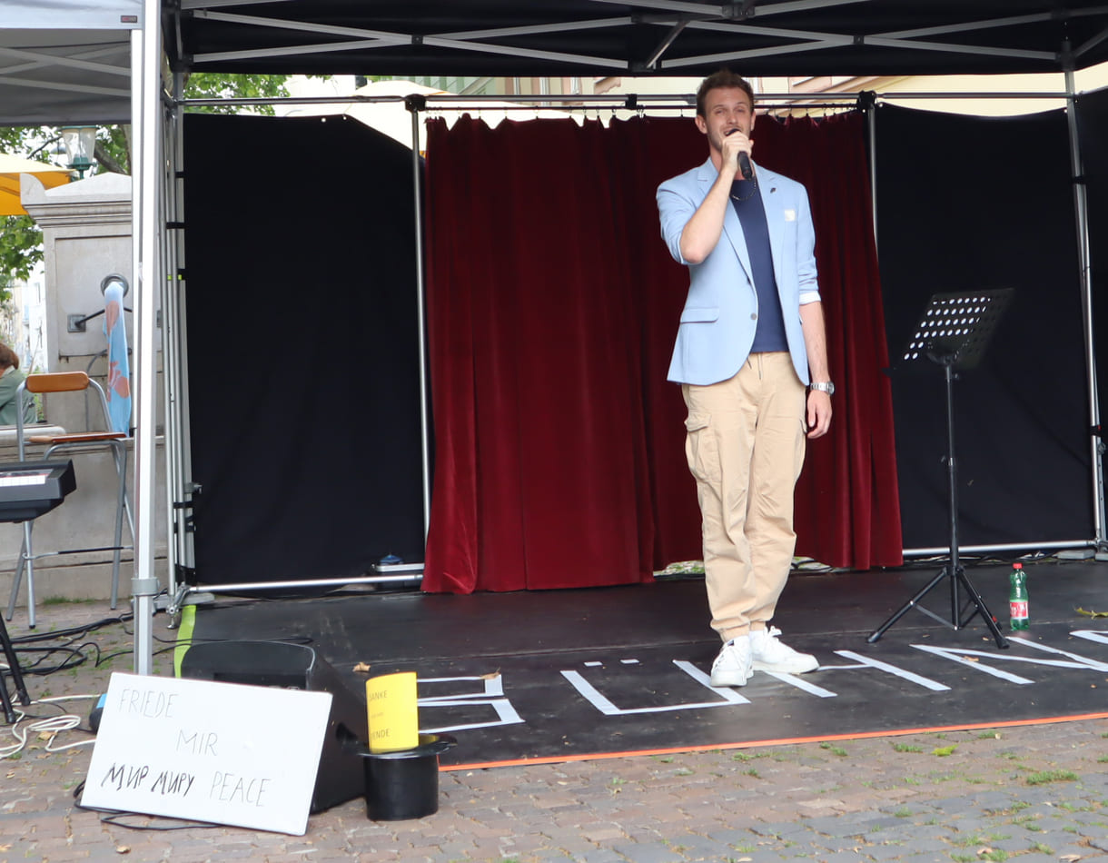 Jakob Pinter und Rebecca Richter sangen teils im Duett und teils Solo
