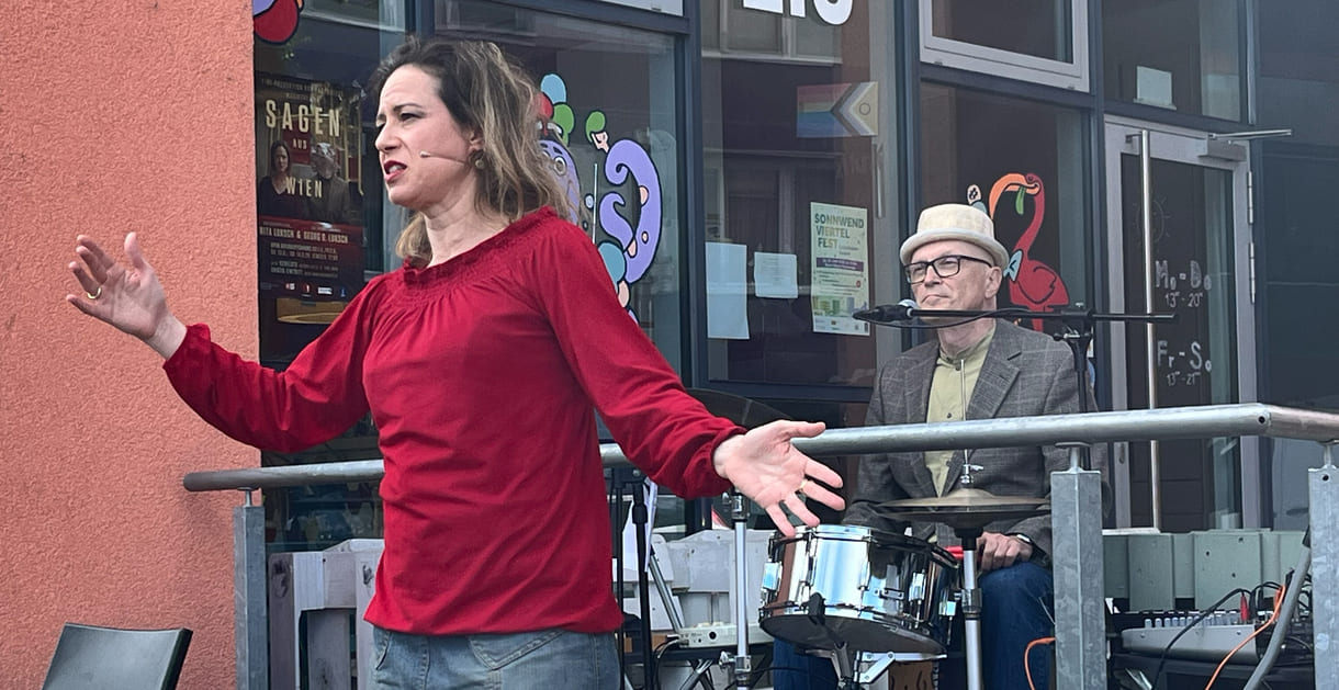 Rita Luksch erzählt lebendig Sagen aus wien, Georg O. Luksch untermalt atmosphärisch mit Musik