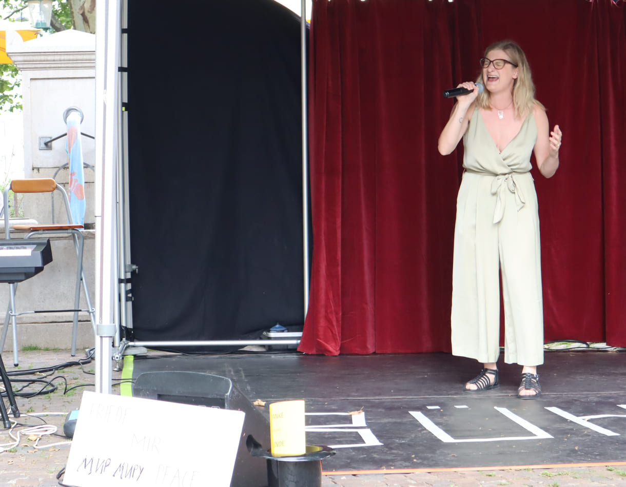 Jakob Pinter und Rebecca Richter sangen teils im Duett und teils Solo