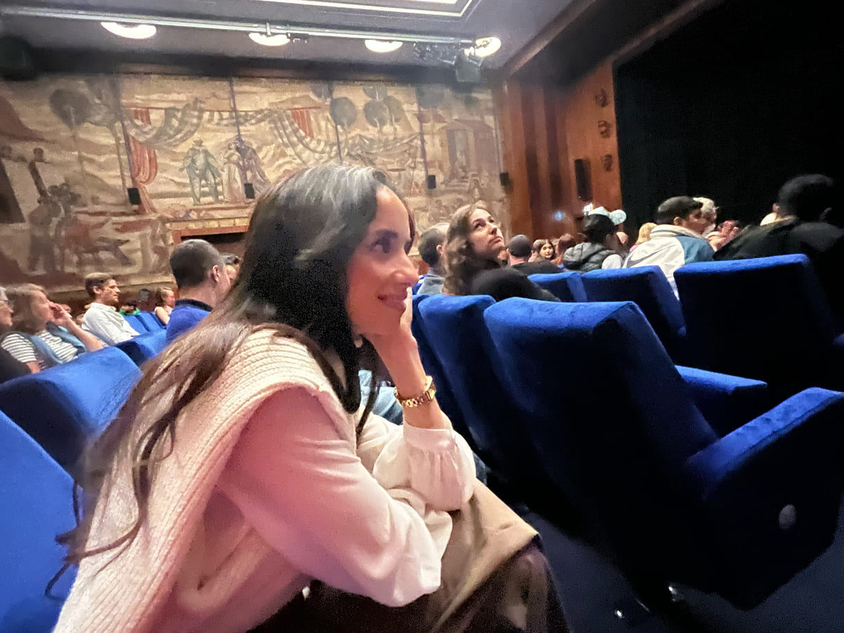 Schauspielerin Duyğu Arslan im Publikum