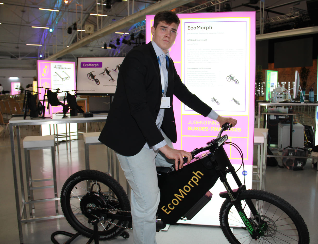 Andras Farkas auf seinem eBike