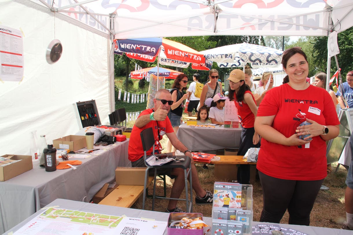 Viele Infos und einige Goodies beim ersten Infostand