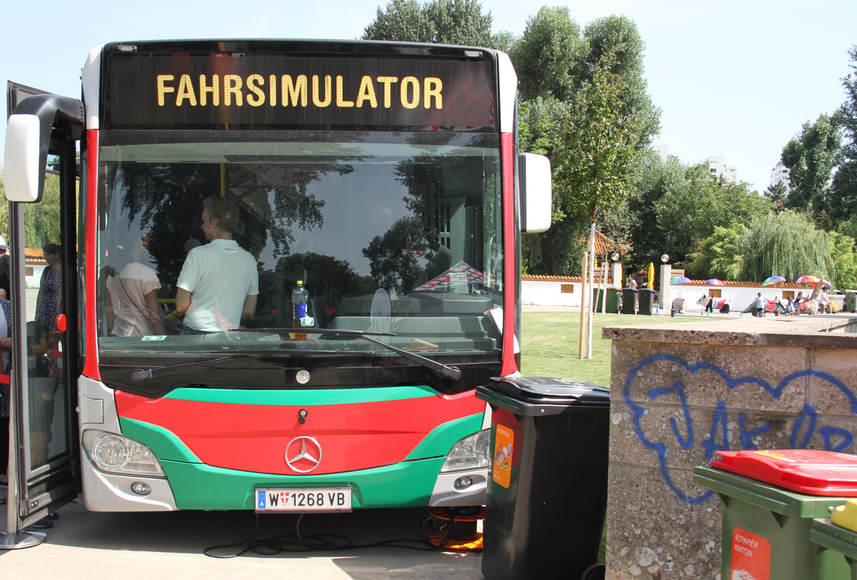 Die Wiener Linien traditionell mit dem Fahrsimulator-Bus dabei