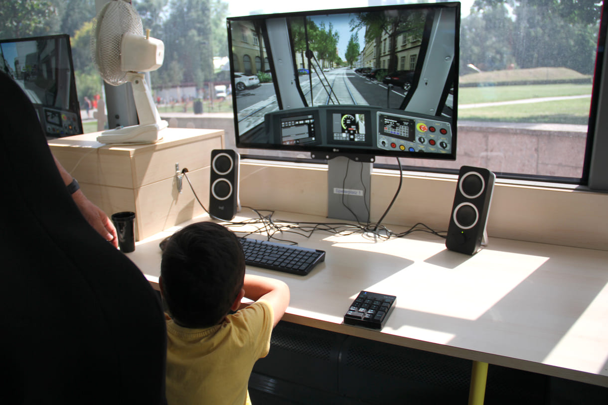 Die Wiener Linien traditionell mit dem Fahrsimulator-Bus dabei