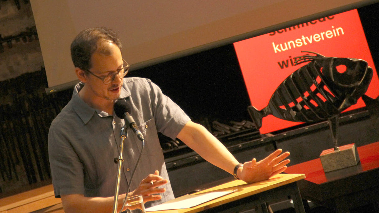 Fermin Suter, wissenschaftlicher Mitarbeiter des Archivs der Zeitgenossen an der Universität für Weiterbildung Krems (NÖ), hatte sich ausführlich mit der innovativen Arbeit Welshs in ihren Schreibwerkstätten auseinandergesetzt - unter dem Titel 