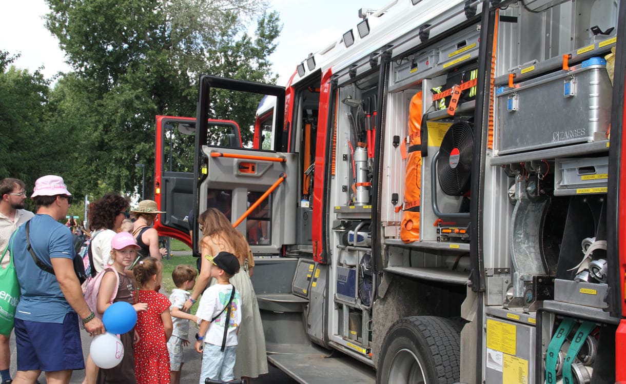 Was ist alles in einem Feuerwehr-Auto - das kann hier entdeckt werden