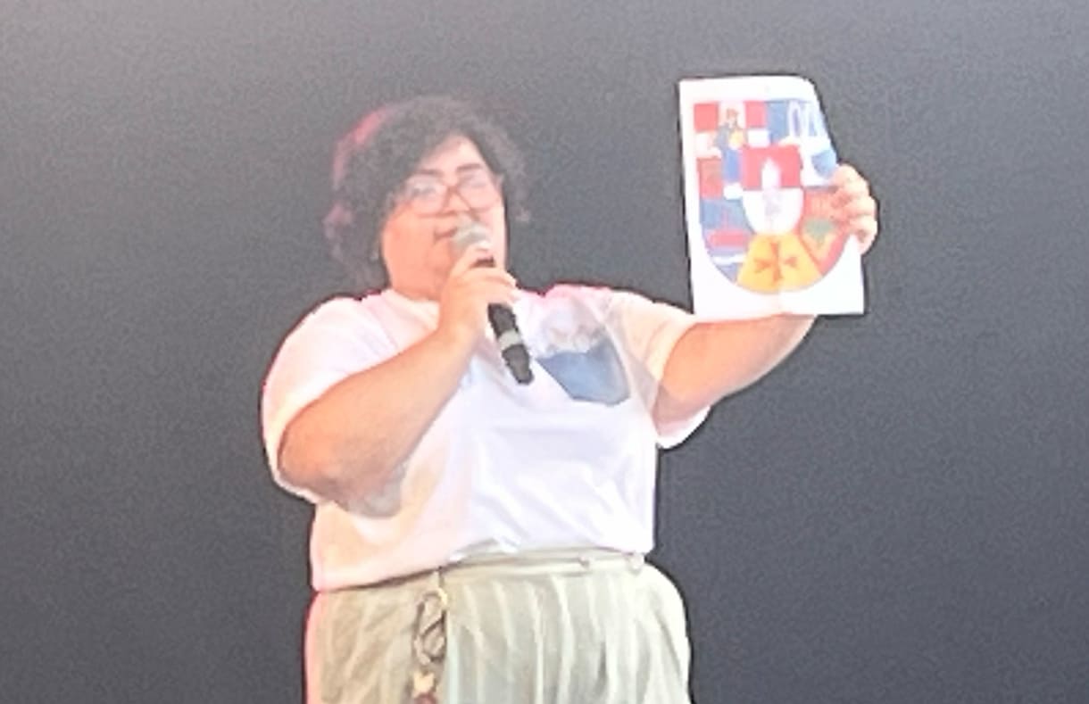 Flona mit dem Favoritner Wappen