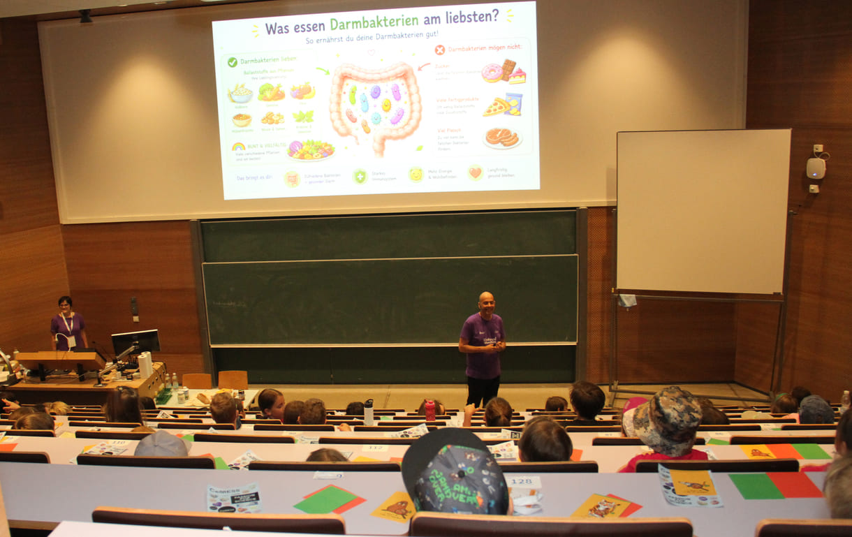 Blick auf die Lehrveranstaltung über Bakterien und Viren