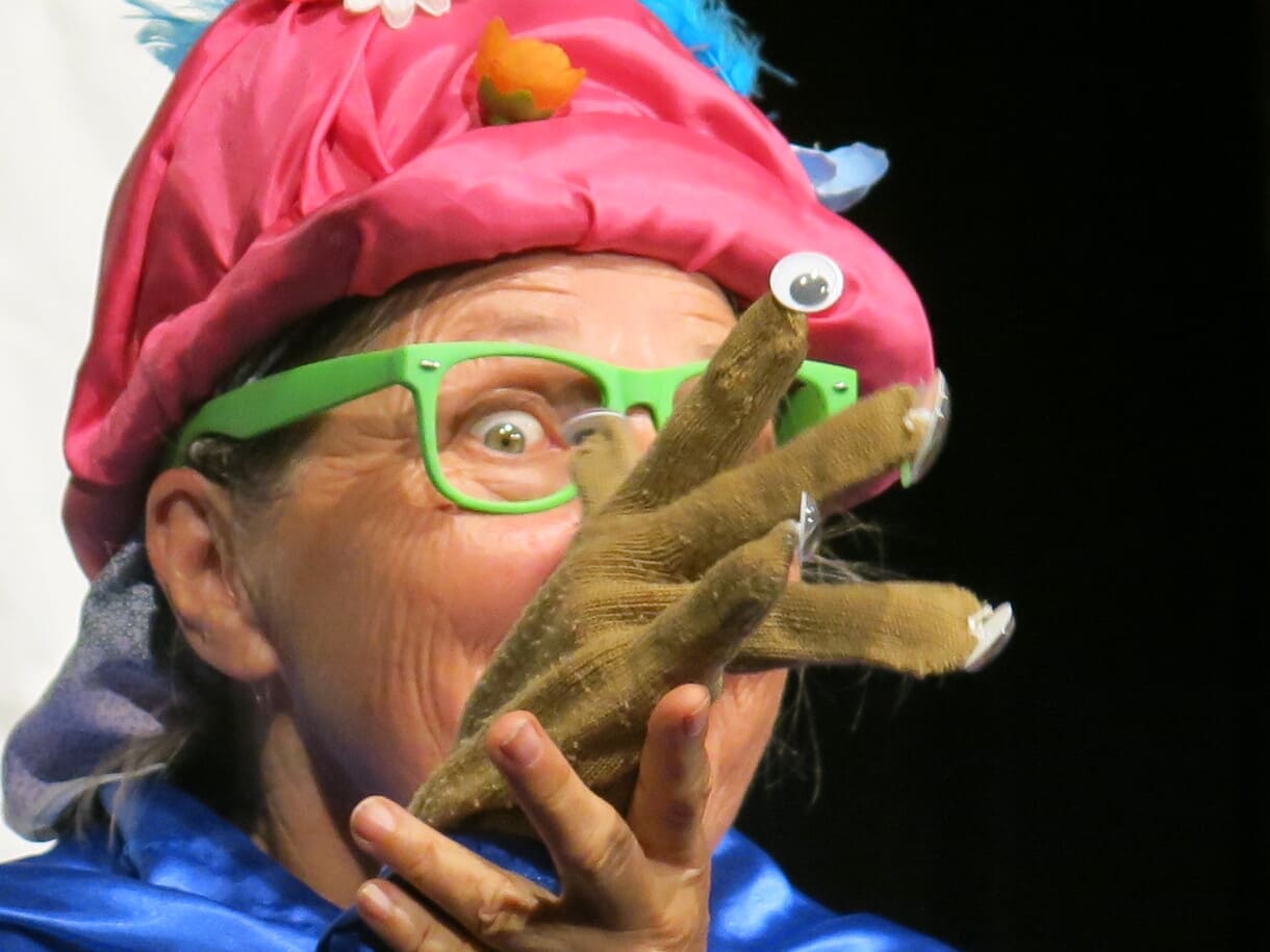 Szenenfoto aus "Das große Schöpfen" von und mit "Frau Franzi"