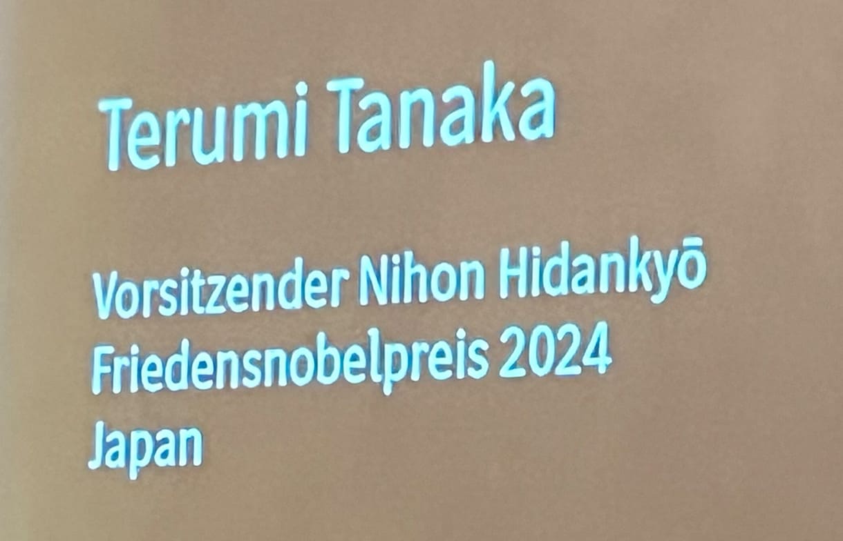 Als Keynote wurde ein Video der Dankesrede von Terumi Tanaka anlässlich des Friedensnobelpreises 2024 an die Organisation Nihon Hidankyo (Überlebende der Atombombenabwürfe auf Hirsohima und Nagasaki 1945) eingespielt; Die Organisation stzt sich für nukleare Abrüstung ein.