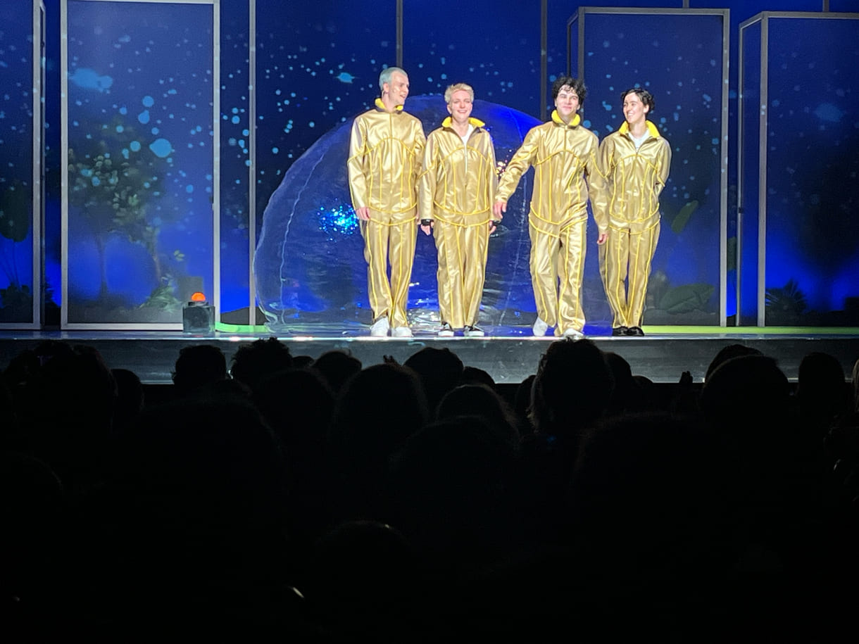 Vielbejubelt bei der Premiere: Das Schauspiel-Quartett des Stücks 